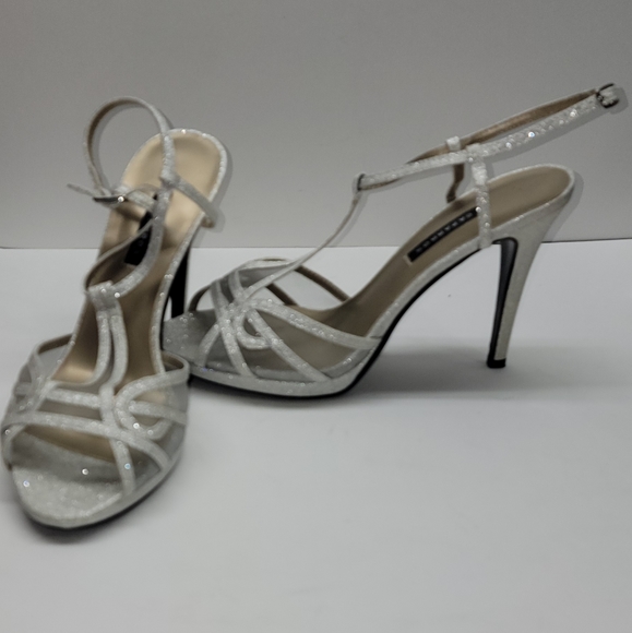 Women's Caparros size 9.5 4.5 inch heels - Picture 2 of 5